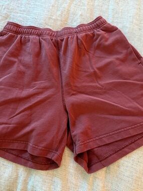 Reigning Champ women’s Maroon Athletic Cotton Shorts